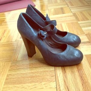 Joie wooden high heel 38.5/ us 8.5/9